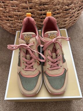 Michael Kors Crista Trainer